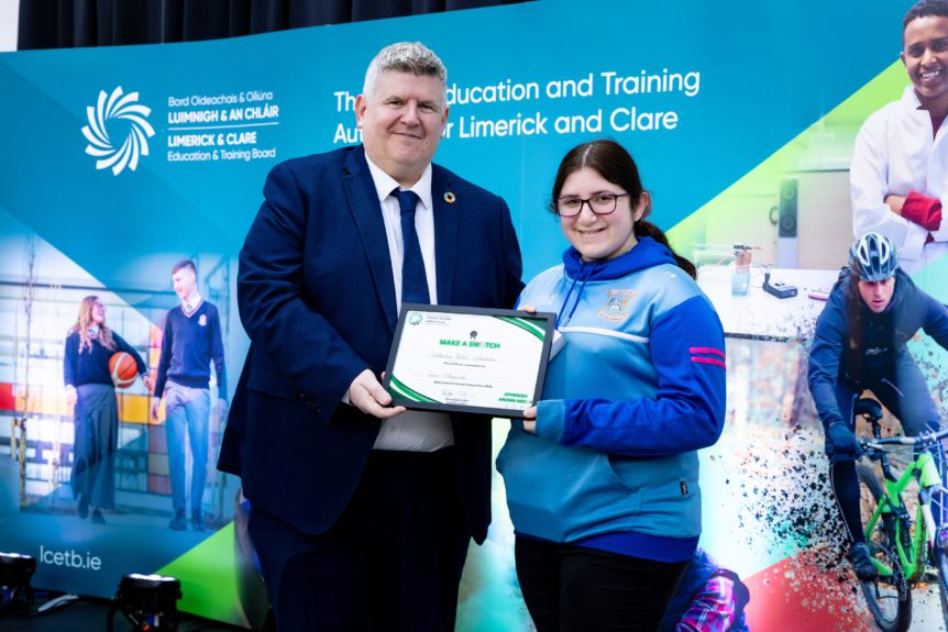 Image of Zeina Mohammed of Coláiste Iósaef winner of the Outstanding Student Contribution Award